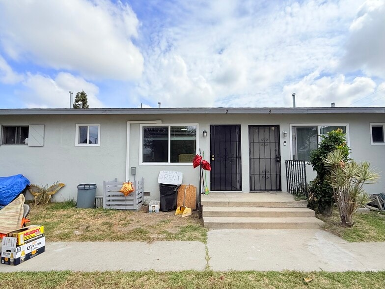 Property from outside - 5332 Rosemead Blvd