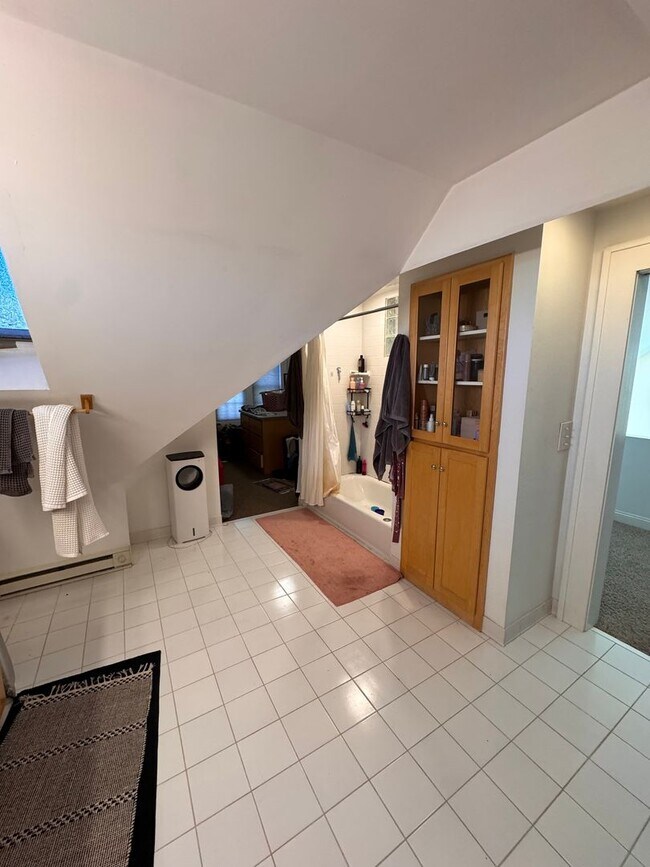 Building Photo - 3910-3912 Thomas Ave South