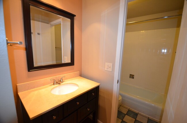 Building Photo - Dillon Valley East Condo! Unfurnished! Hea...