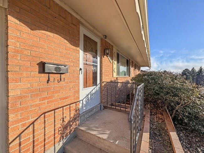 Building Photo - 2235 Clarkson Dr