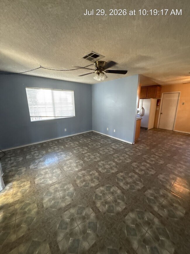 Building Photo - 1737 W Buena Vista Ave