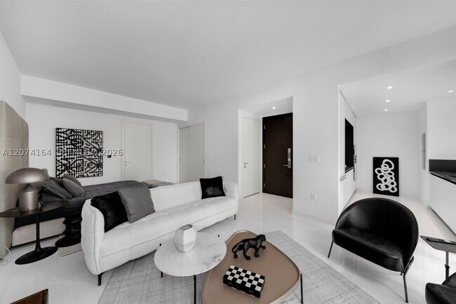 Building Photo - 300 S Biscayne Blvd