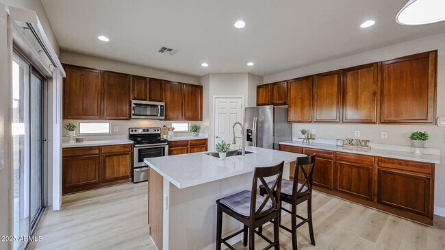 Building Photo - 15670 W Monterosa St