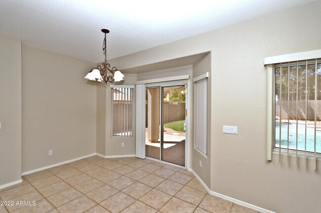 Building Photo - 14168 W Clarendon Ave