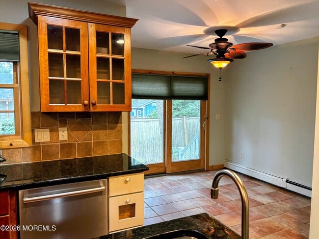 Building Photo - 327 Deerfoot Ln
