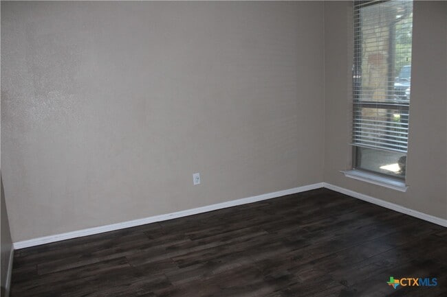 Building Photo - 167 Chering Dr