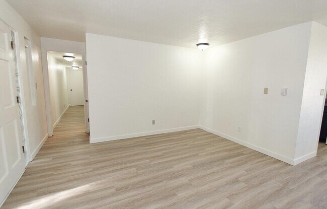 Building Photo - 1407 Ellis Ave