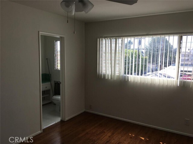 Building Photo - 630 San Vicente Blvd