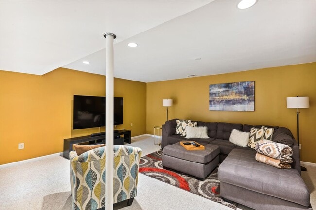 Building Photo - 15237 Jones Ln