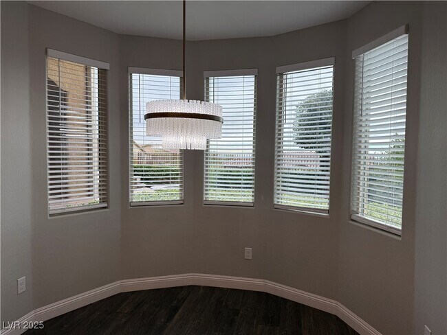 Building Photo - 304 Rezzo St