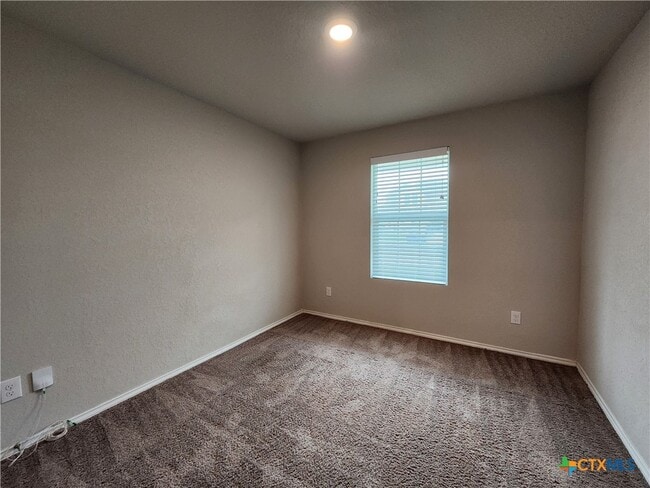 Building Photo - 522 Blue Stem Rd