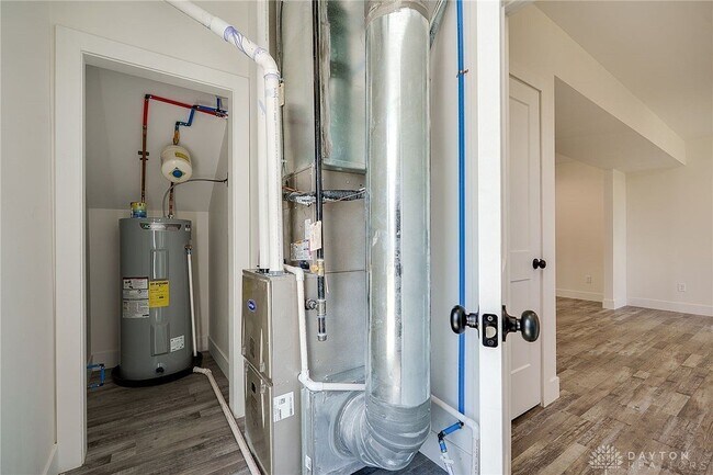 Building Photo - 4253 Pleasant View Ave