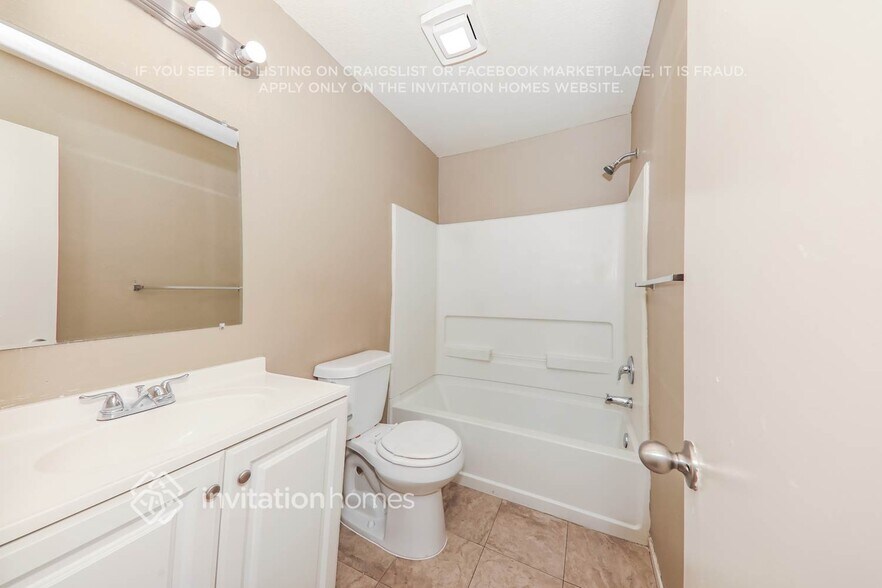 Building Photo - 14566 Southwood Dr