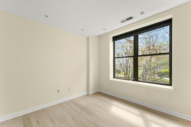 Building Photo - 24 Ave at Port Imperial