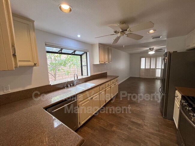 Building Photo - 40588 Clover Ln