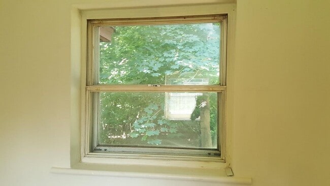 Building Photo - 1742 Easton Rd