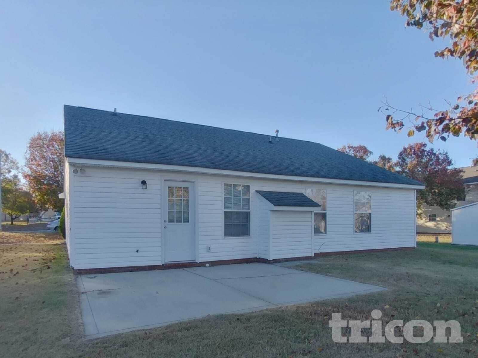 Building Photo - 2918 Brekonridge Centre Dr