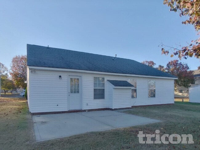 Building Photo - 2918 Brekonridge Centre Dr