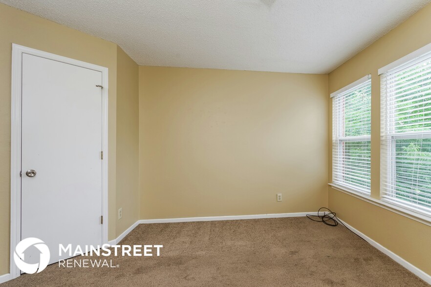 Building Photo - 1849 Southernwood Ln