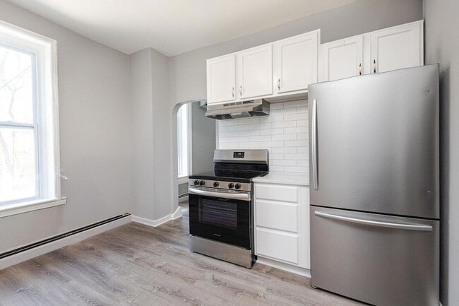 Building Photo - 224 Margaret St