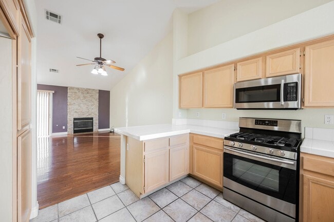 Building Photo - Summerlin - Single Story Townhome -