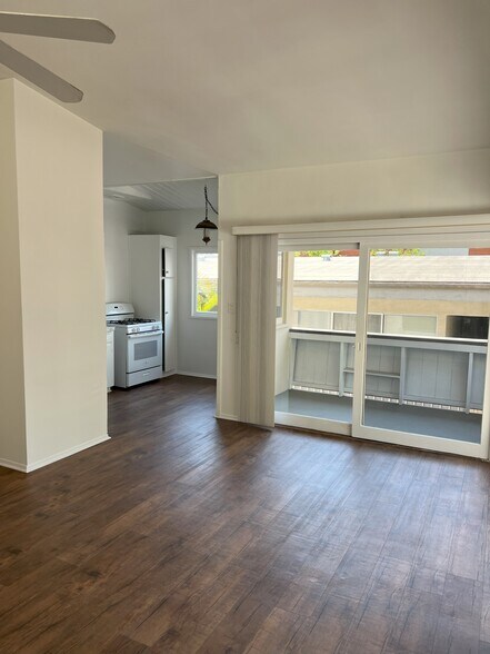 Building Photo - 1147 Hacienda Pl