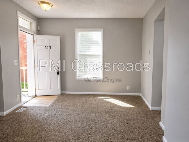 Building Photo - 153 S Cypress Ave