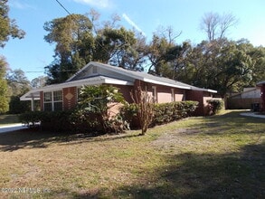 Building Photo - 5738 Cruz Rd