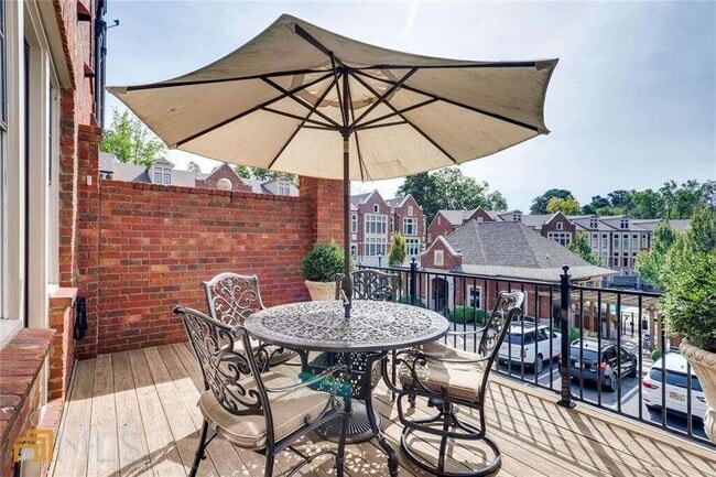 Building Photo - 2962 Savoy Way