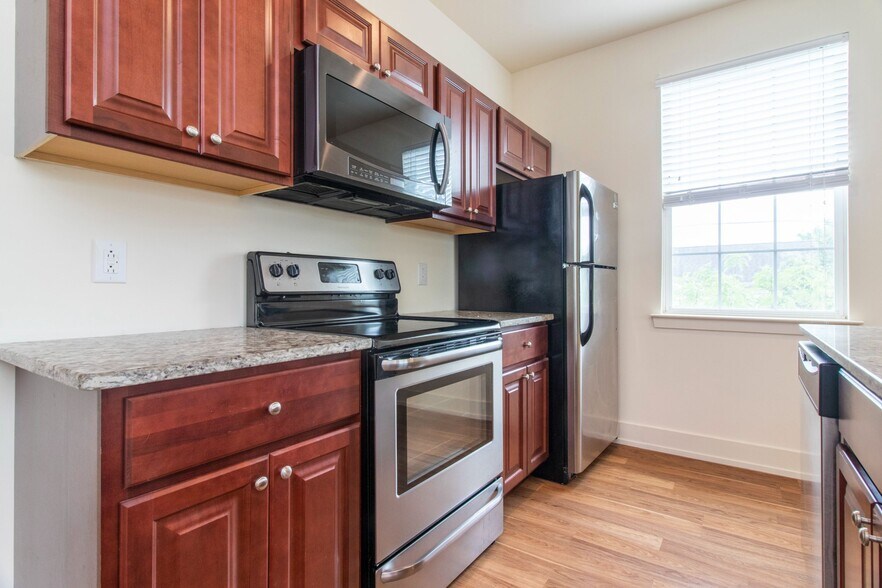 Building Photo - 699 W Berks St