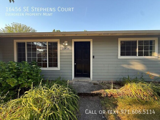 Building Photo - 16456 SE Stephens Ct