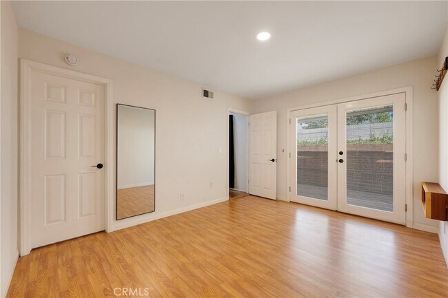 Building Photo - 8231 Deerfield Dr
