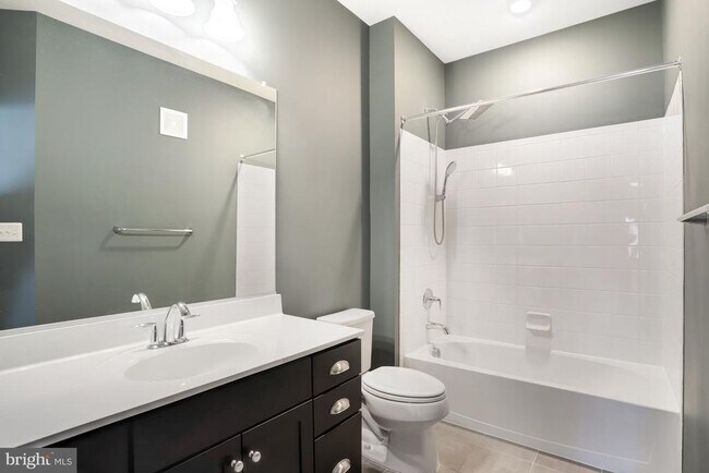 Building Photo - 23230 Milltown Knoll Square