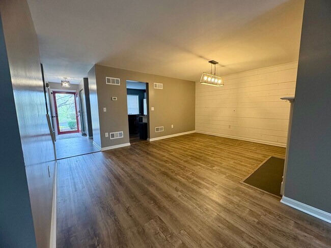 Building Photo - 3 Bedroom 4 Bathroom Available in Hummelstown!