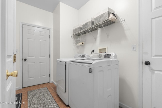 Building Photo - 6 Kindling Way