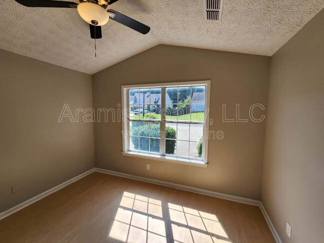 Building Photo - 2800 Pine Valley Way NW