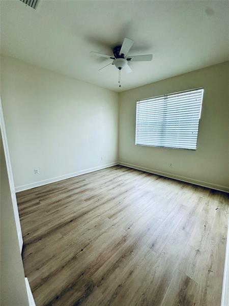 Building Photo - 8836 Sandy Crk Wy