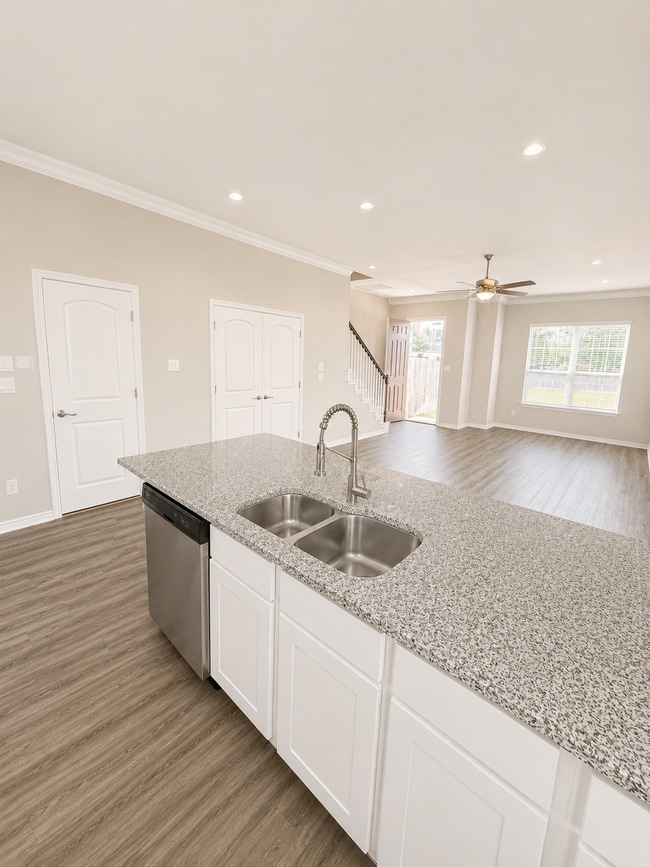 Building Photo - 436 Northwood Dr