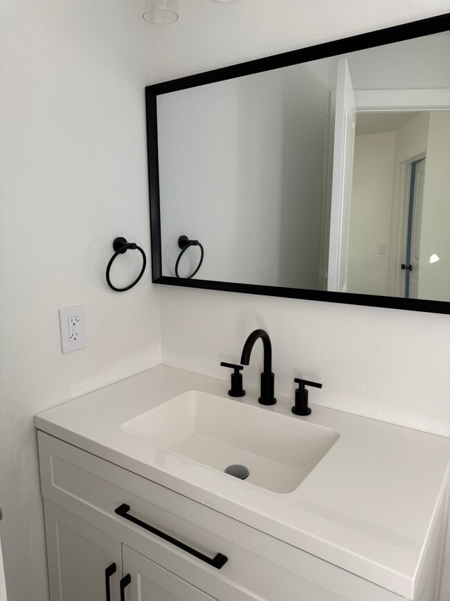 Building Photo - 31425 Green Rd