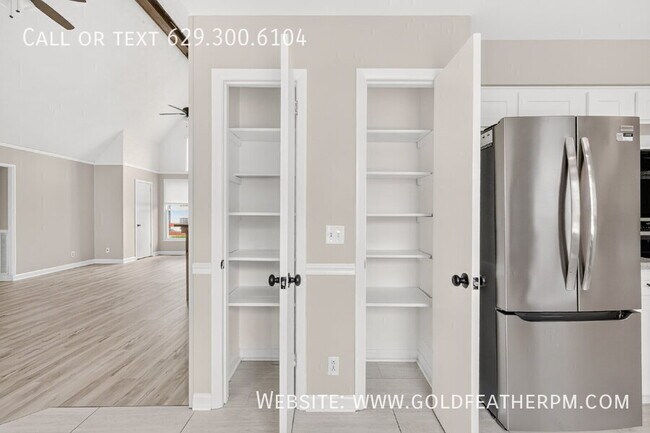 Building Photo - 2901 High Rigger Dr