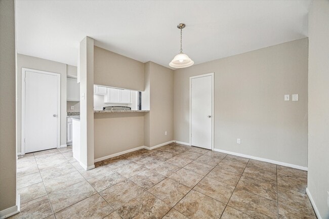 Building Photo - 10311 Richmond Hill Dr