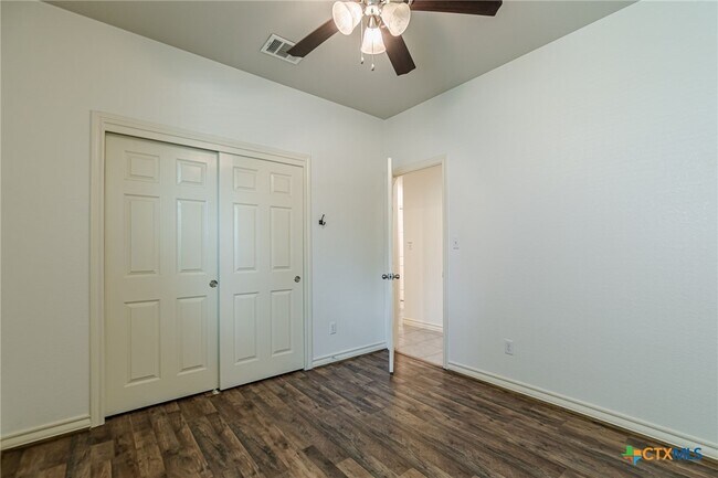 Building Photo - 124 Mary Max Cir