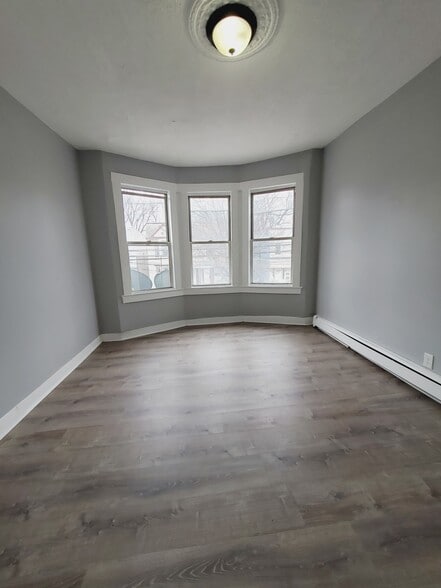 96 Stevens Ave 2L - 91 Stevens Ave