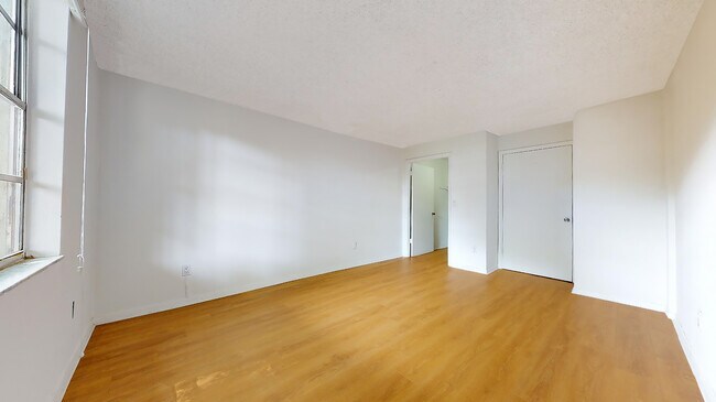 Building Photo - 8301 SW 142nd Ave