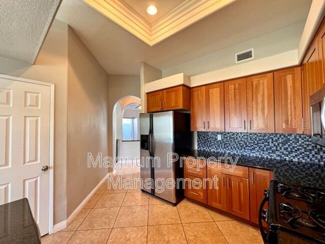 Building Photo - 25483 Blackthorne Dr