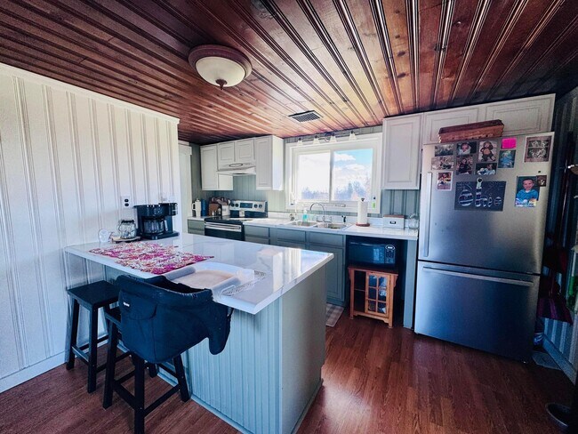 Building Photo - 3420 Point Lookout Rd