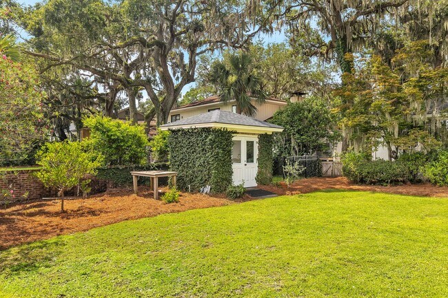 Building Photo - Gorgeous Waterfront Home on Isle of Hope