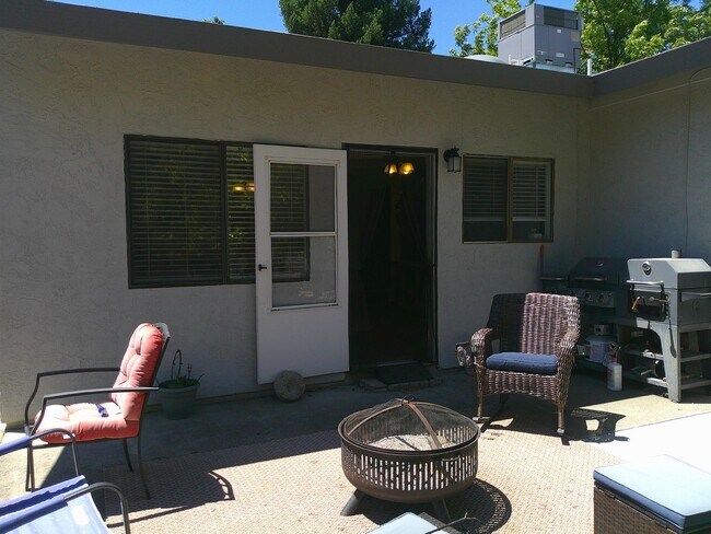 Building Photo - Must see in North Vacaville