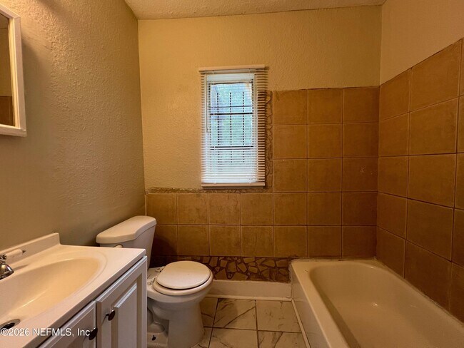 Building Photo - 5559 Verbena Rd