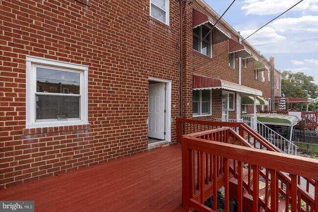 Building Photo - 8047 Park Haven Rd
